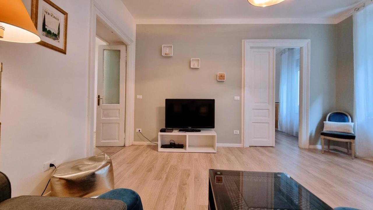 شقة La Casa Dei Leoni ترييستي المظهر الخارجي الصورة
